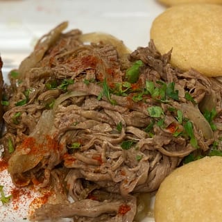 Shredded Beef Arepa / Pelúa